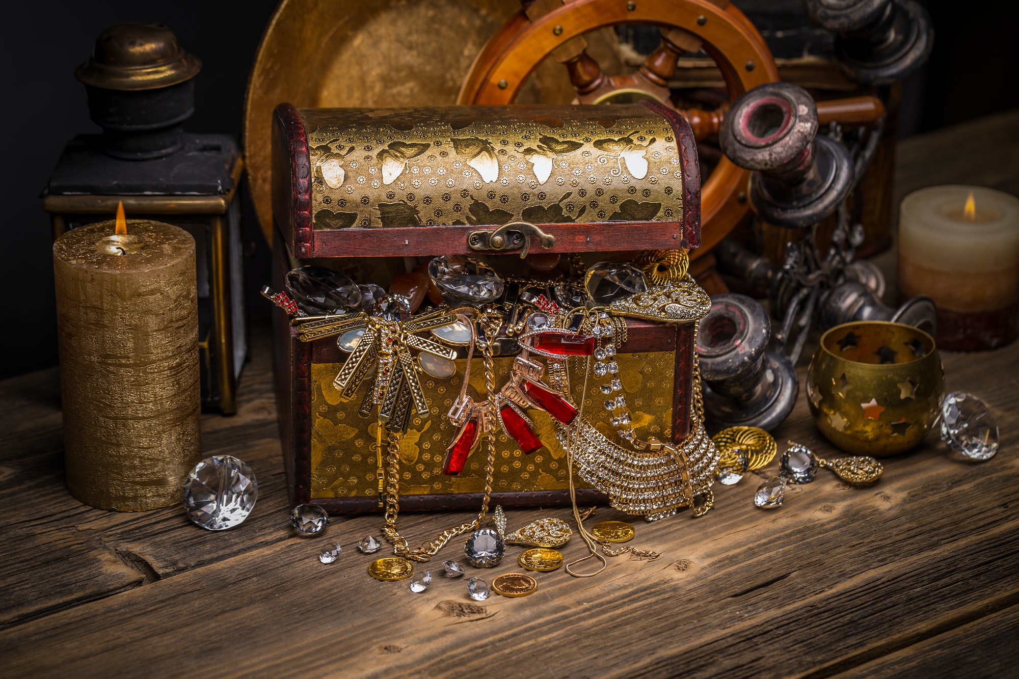 Treasure chest with jewellery